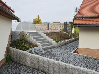 Neugestaltung Garten und Zuwegung